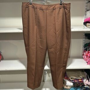 NWOT women’s capris